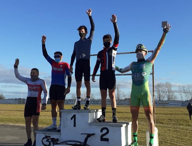 Varios podios olavarrienses en el festival de ciclismo en Azul